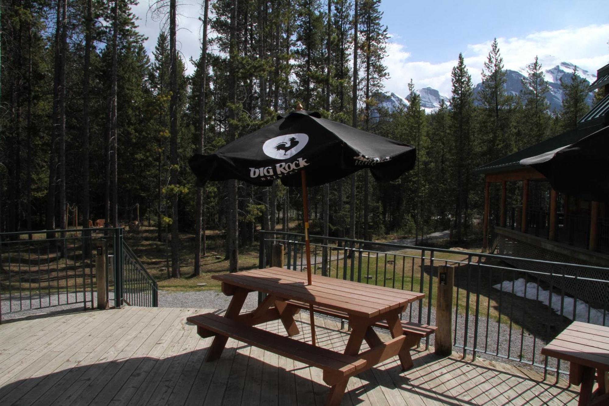 Hostel Hi Louise Alpine Centre -