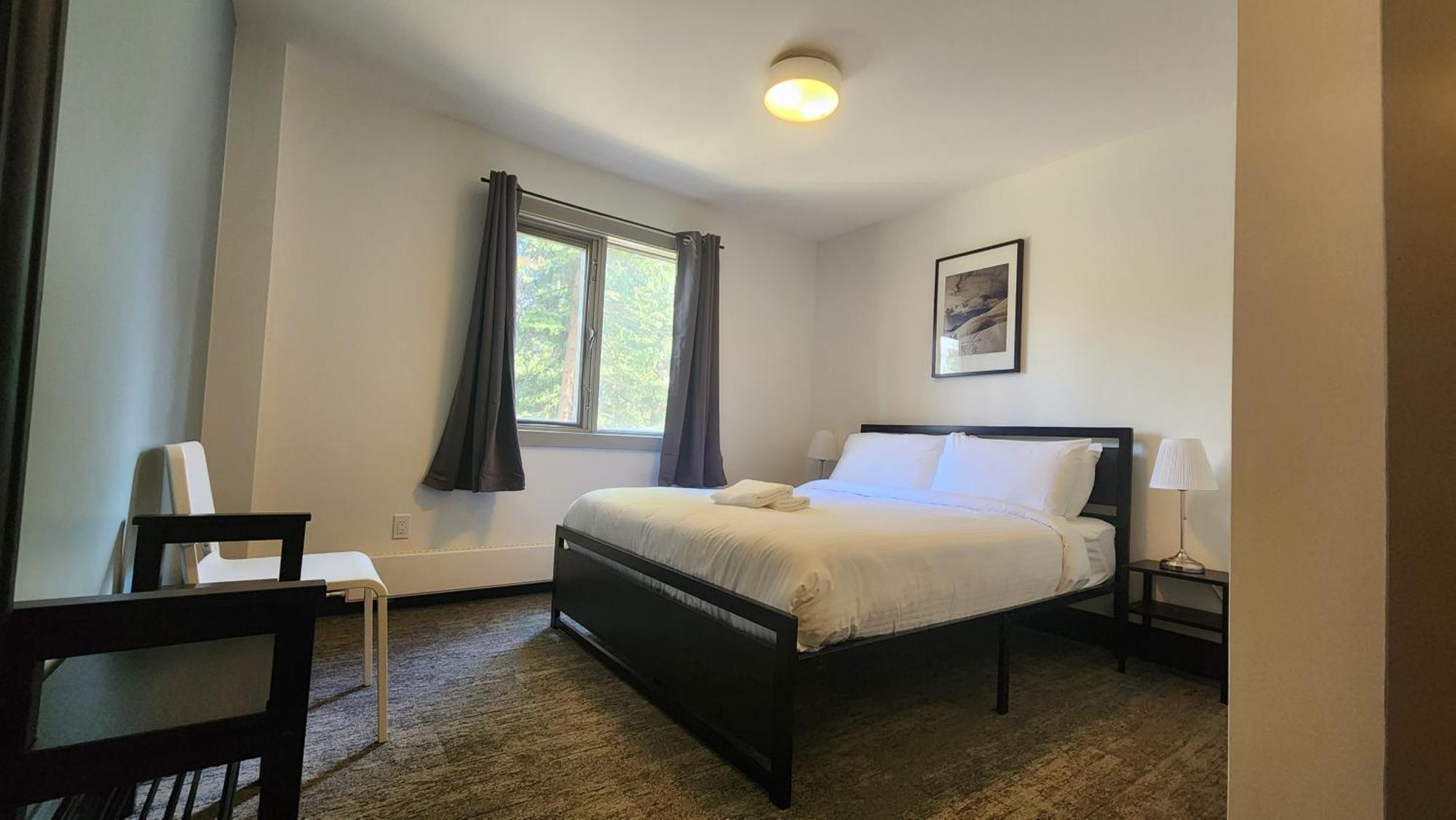 Hostel Hi Louise Alpine Centre -