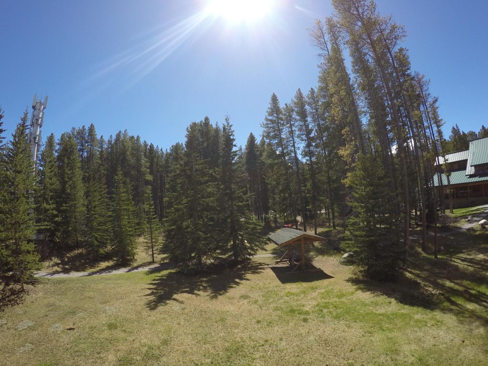 Hostel Hi Louise Alpine Centre -
