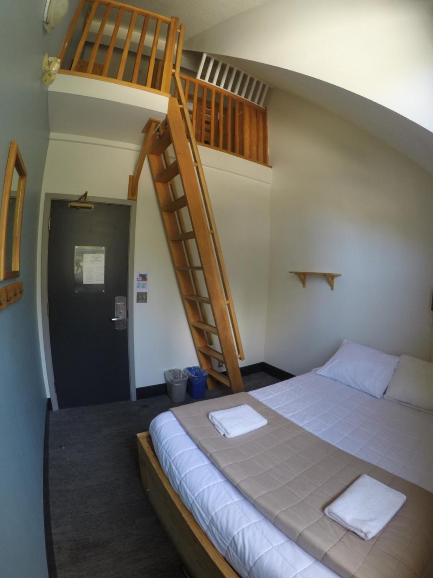 Hi Louise Alpine Centre - Hostel Lake Louise